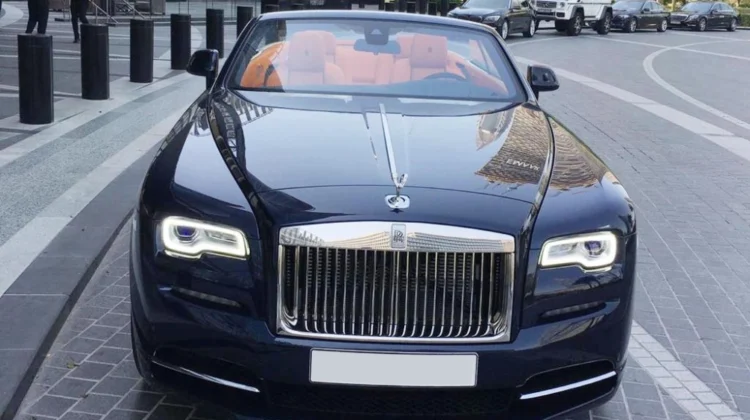 best-Rolls-Royce-Dawn-car in dubai